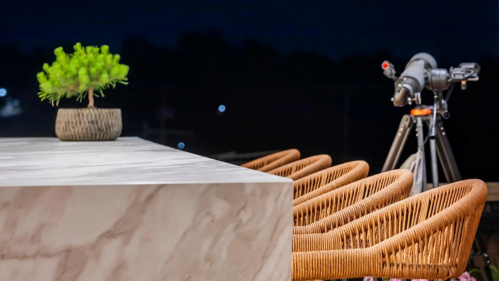 Hotel Vozina Metamorfosi  Aparthotel